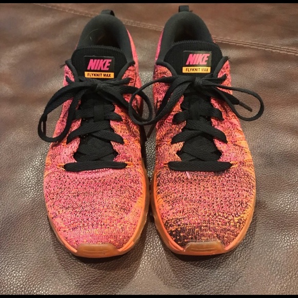 Nike Shoes - Nike FlyKnit Max